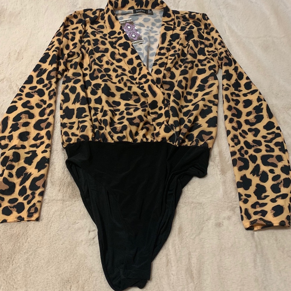 Boohoo leopard print bodysuit (snap crotch)
